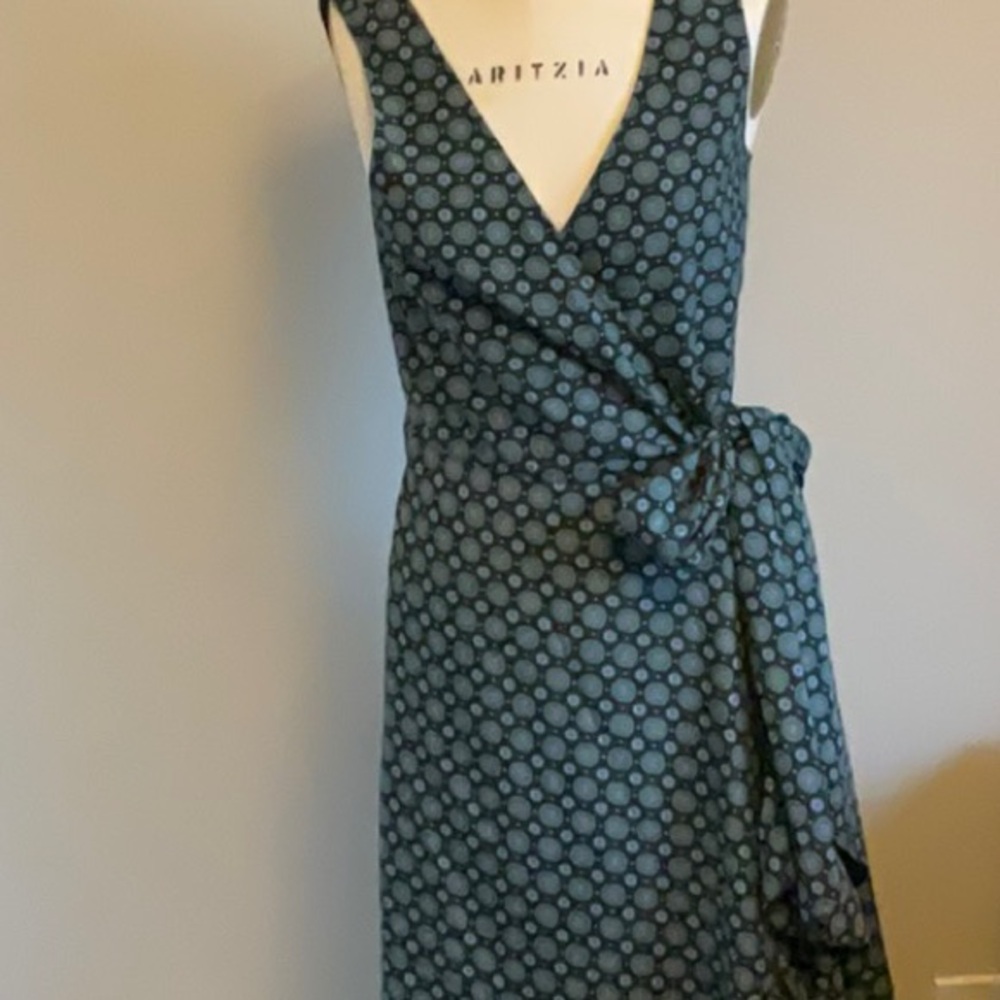 Tory Burch Black Label Tag Detail - Picture 3 of 12